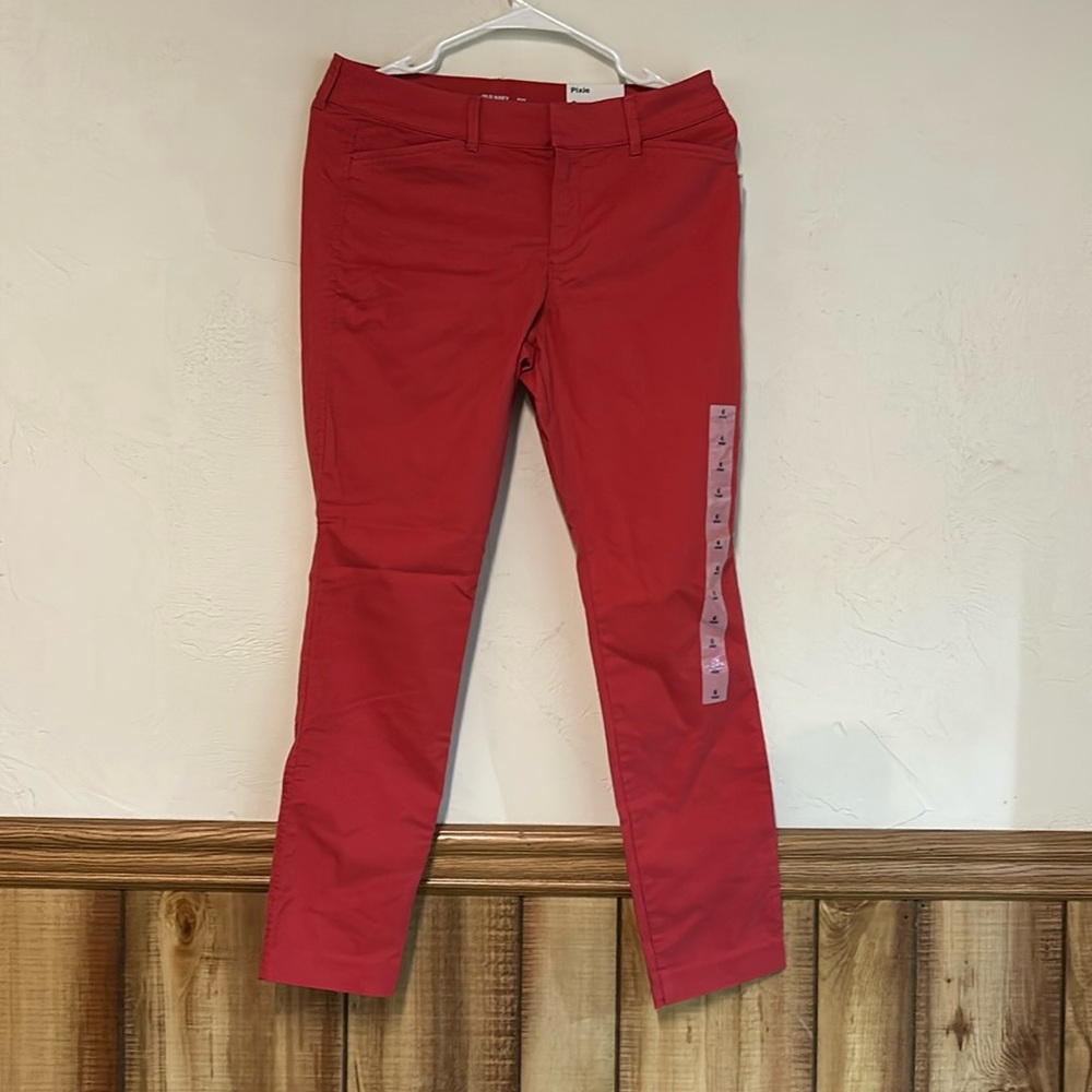 NWT Pink size 6 Old Navy || Pixie Mid Rise Chinos